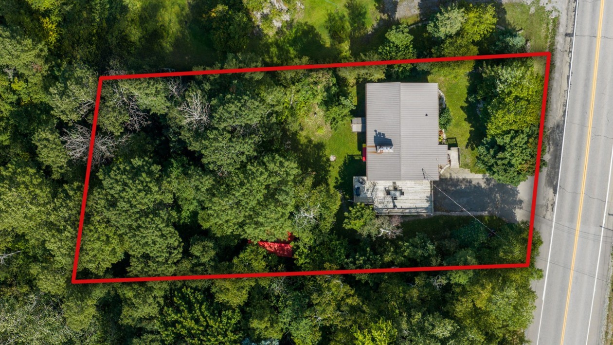 Photo aérienne — 694 Rue Principale O., Saint-Anaclet-de-Lessard