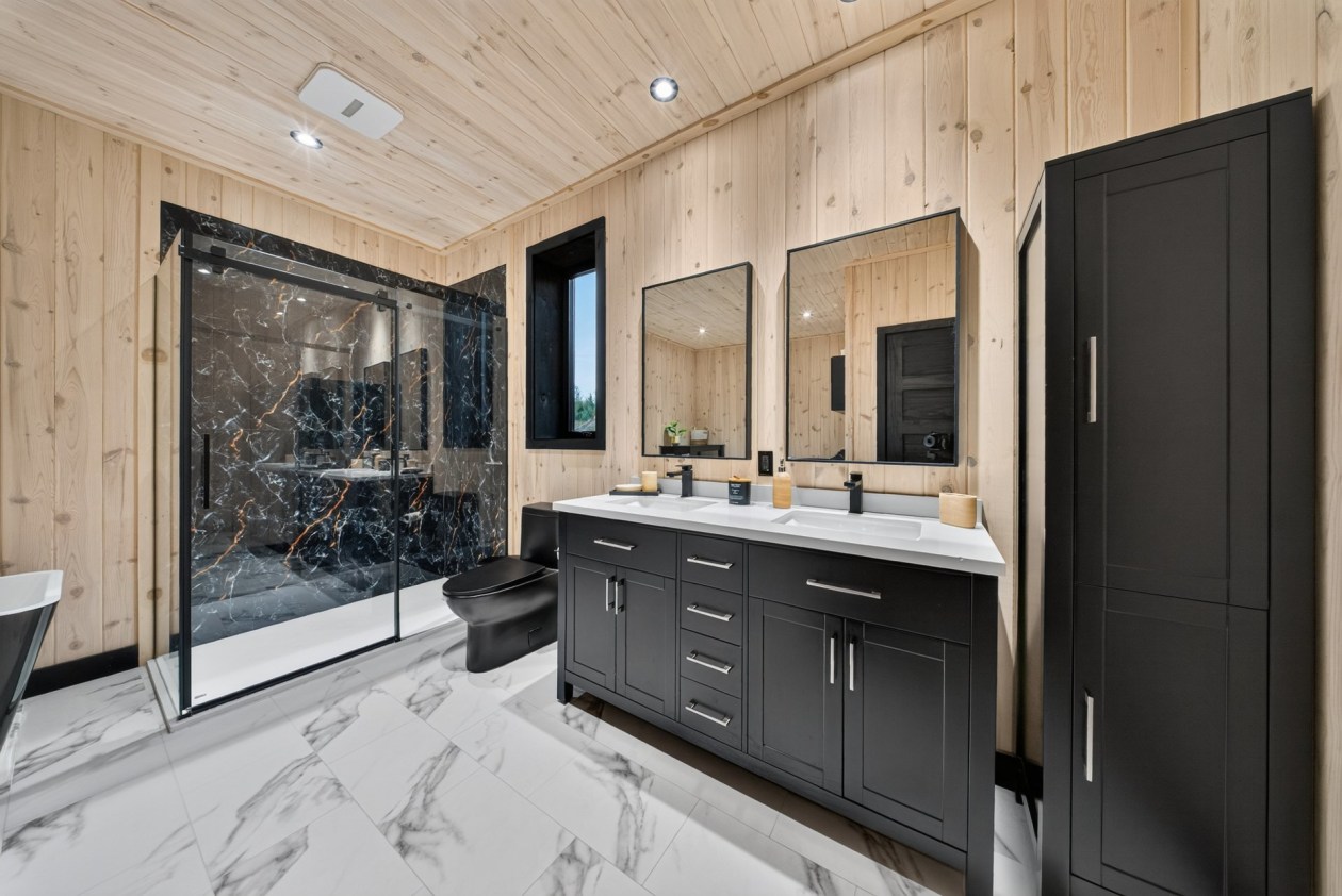 Salle de bains — 120 Rue des Pommiers, Dixville