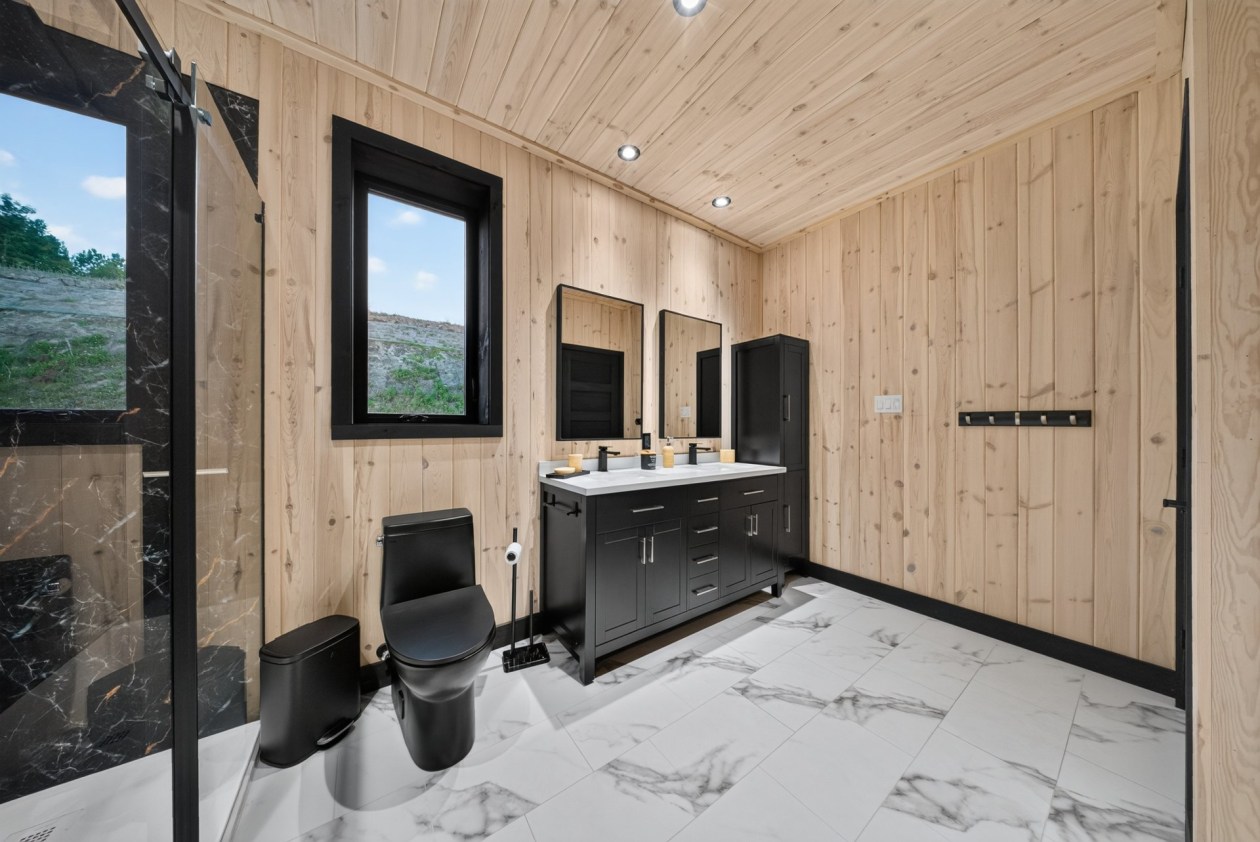 Salle de bains — 120 Rue des Pommiers, Dixville