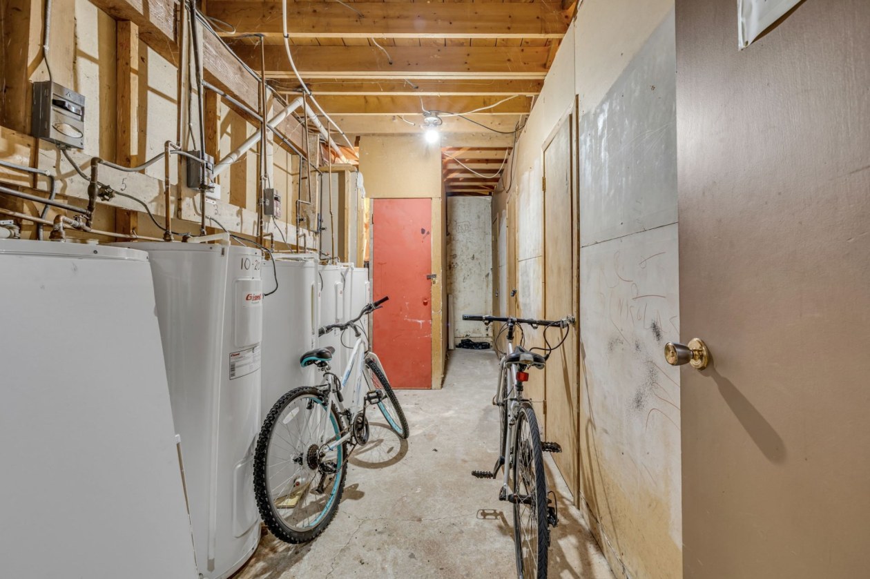 Rangement — 490 45e Rue E., Québec