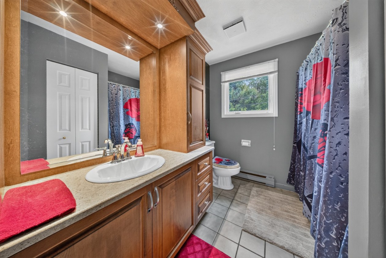 Salle de bains — 5606 Rue Hériot, Sherbrooke