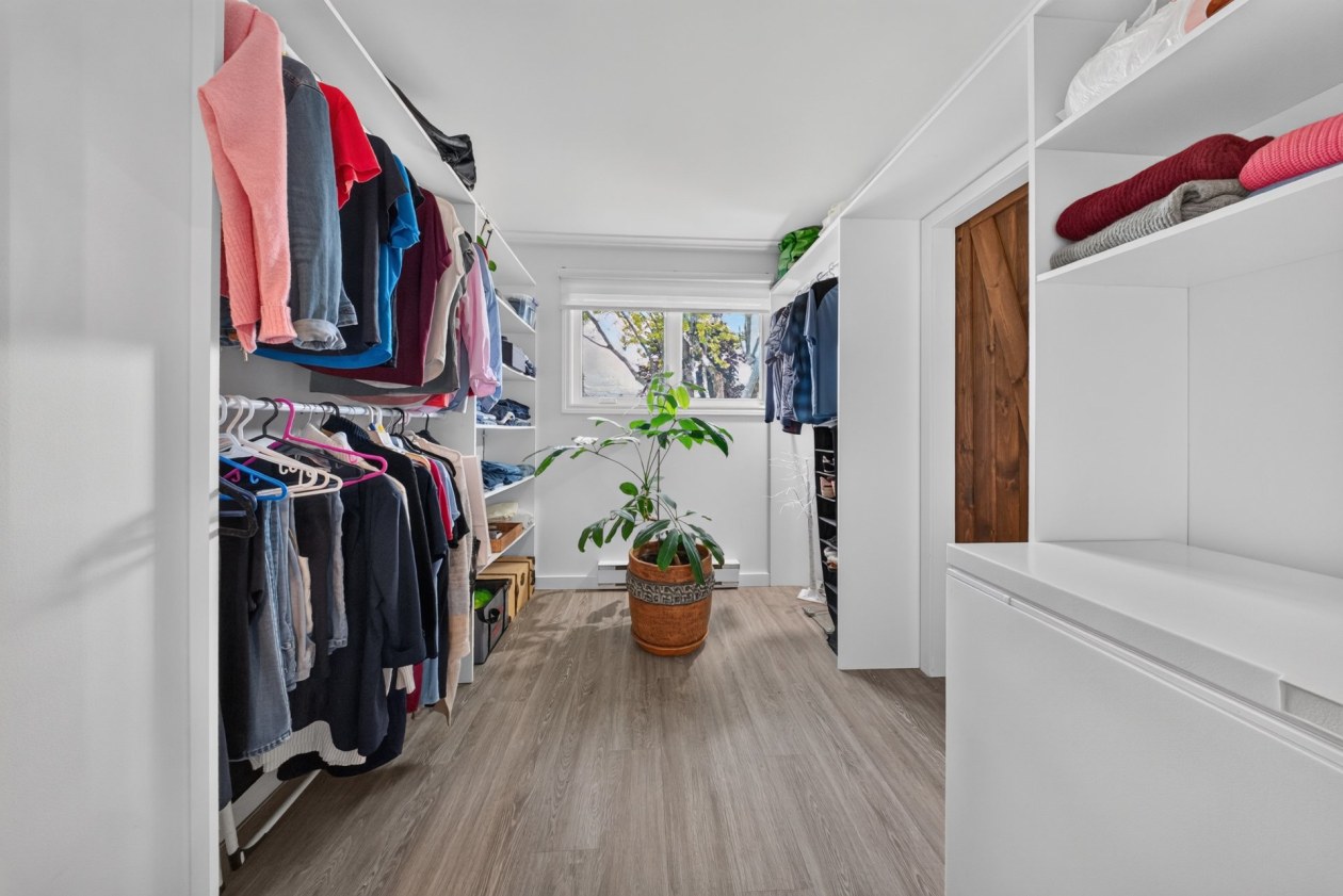 Penderie — 5606 Rue Hériot, Sherbrooke