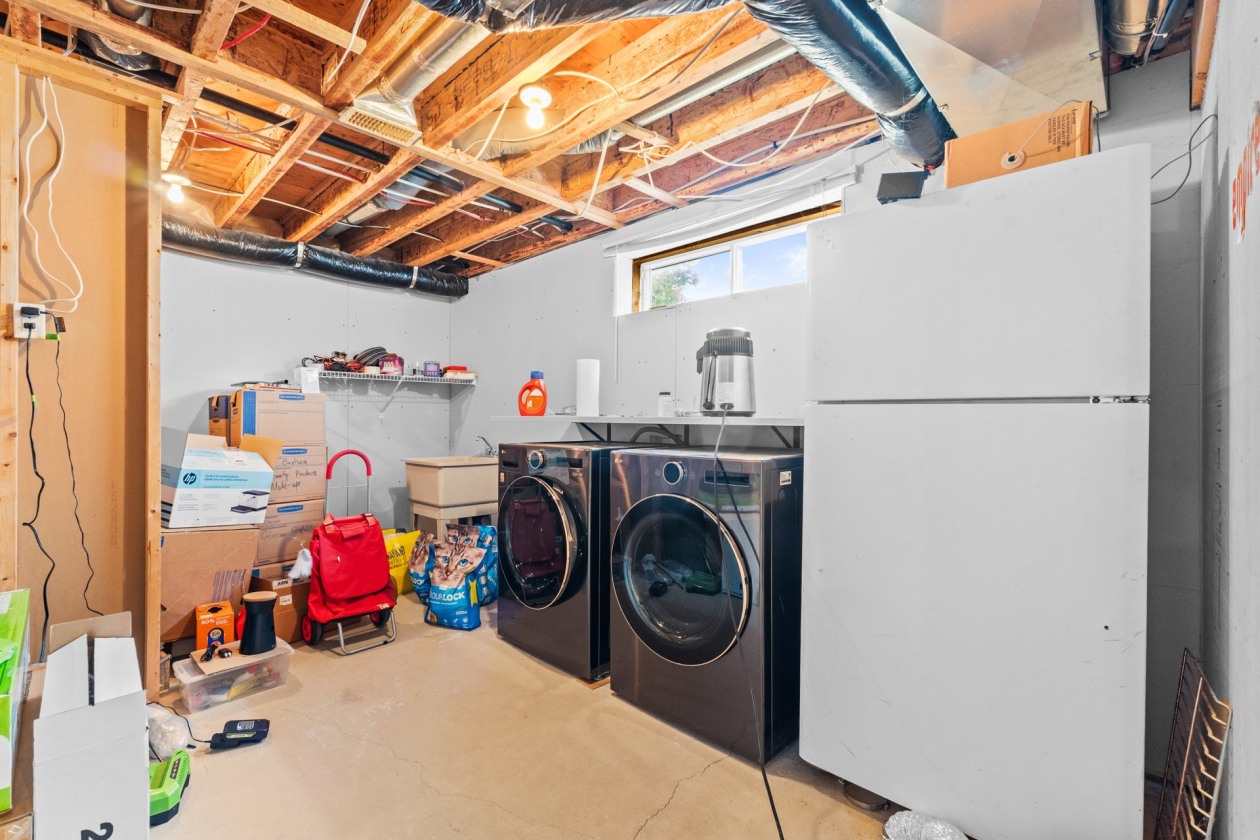 Salle de lavage — 311 Rue Ste-Marie, Sainte-Marthe-sur-le-Lac