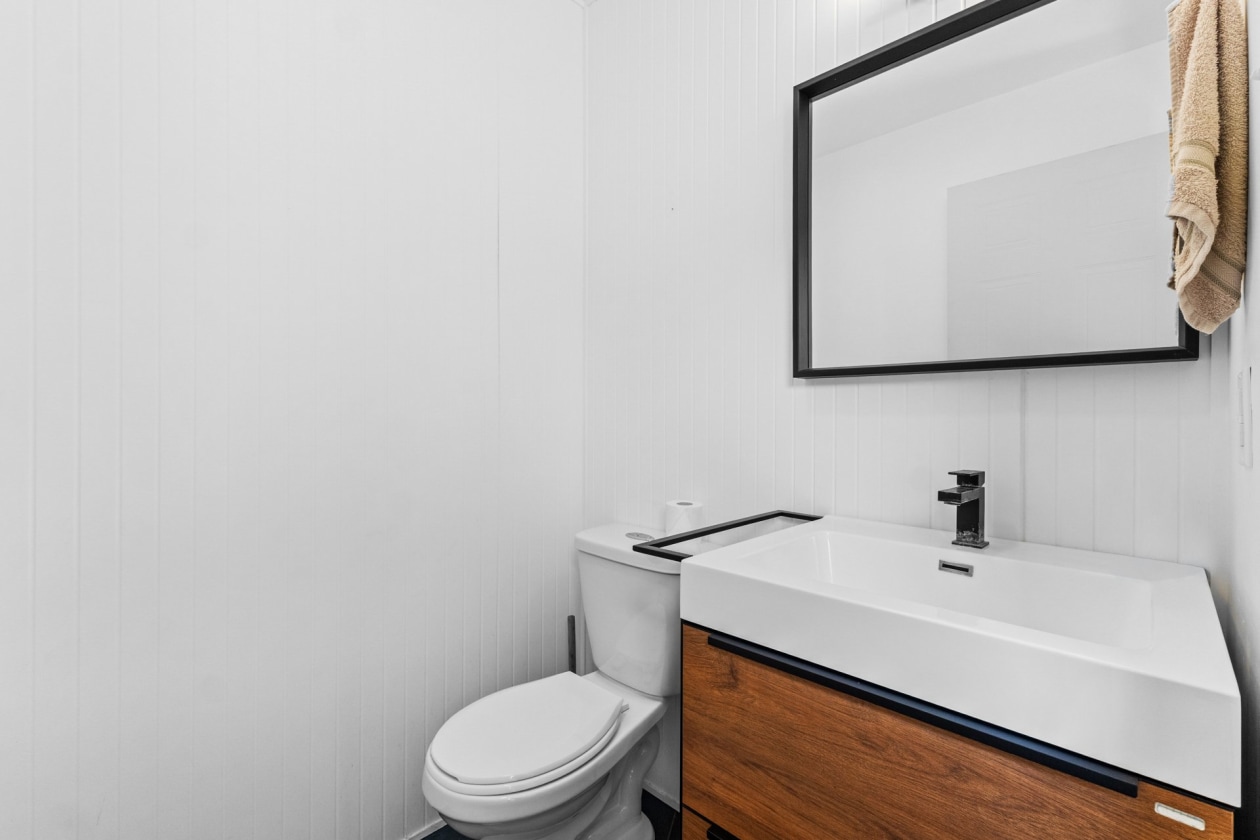 Salle d'eau — 311 Rue Ste-Marie, Sainte-Marthe-sur-le-Lac