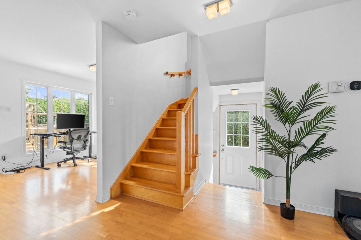 Escalier — 311 Rue Ste-Marie, Sainte-Marthe-sur-le-Lac