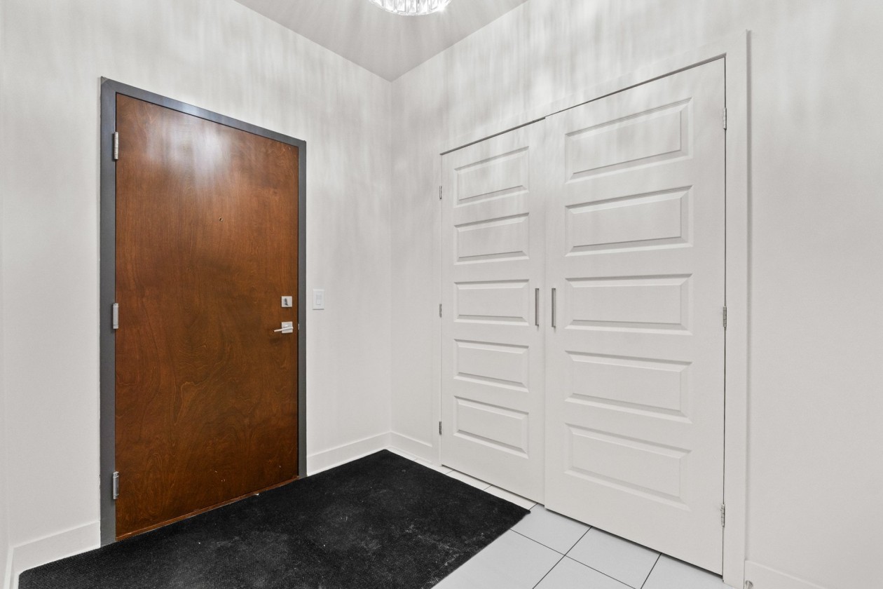 Hall d'entrée — 11980 Rue d'Amboise, Mirabel