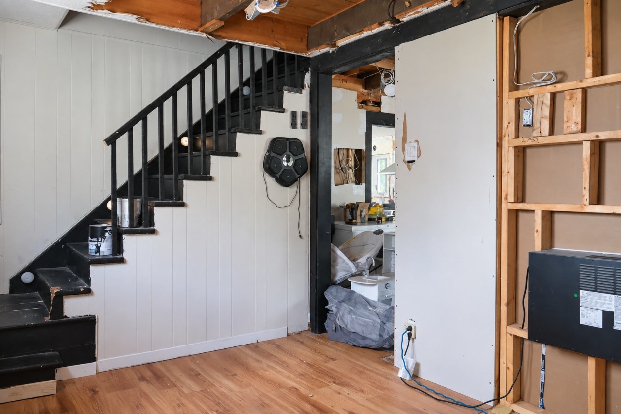 Bureau — 773 Rue de Clarendon, Bryson