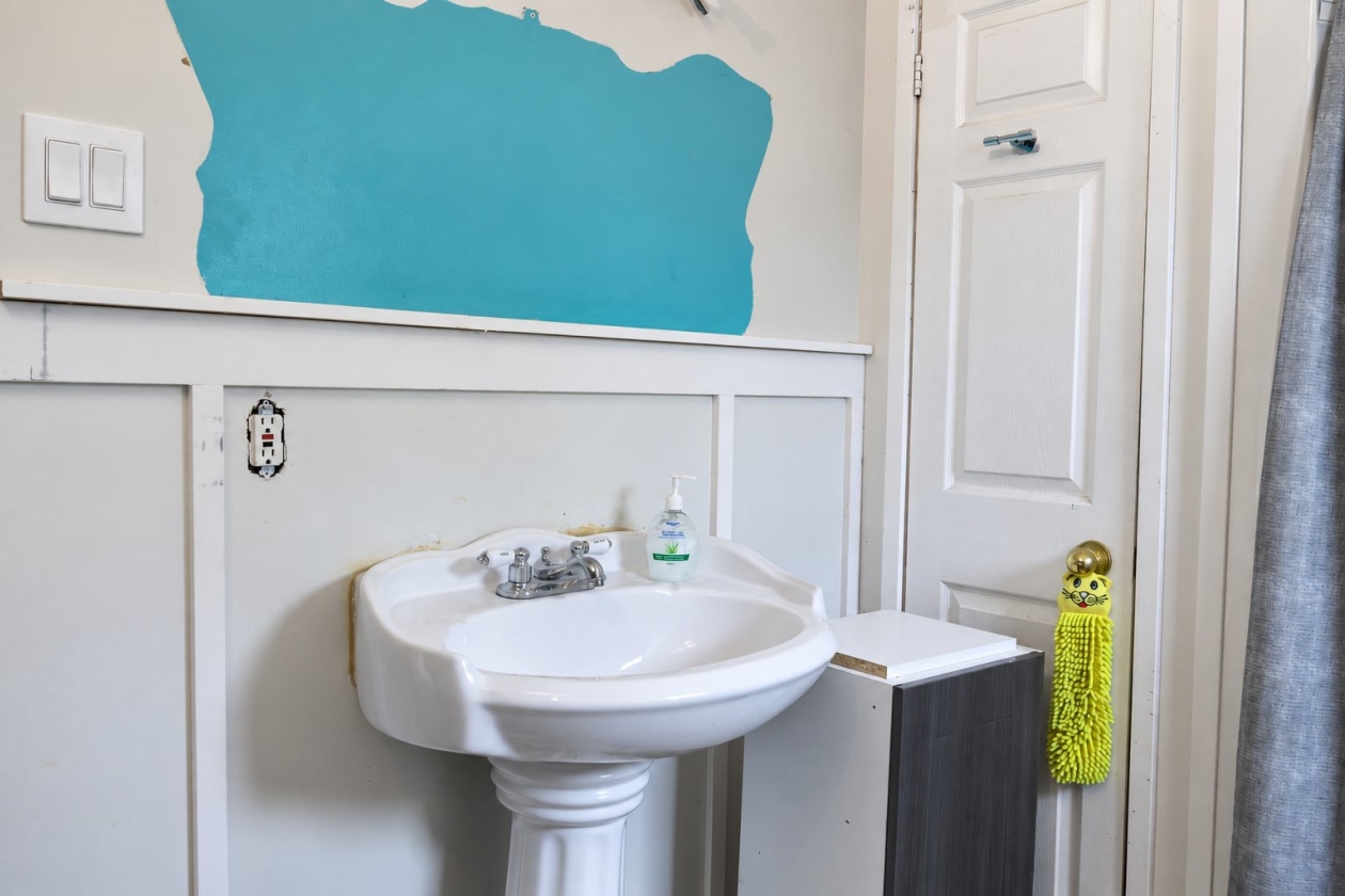 Salle de bains — 773 Rue de Clarendon, Bryson