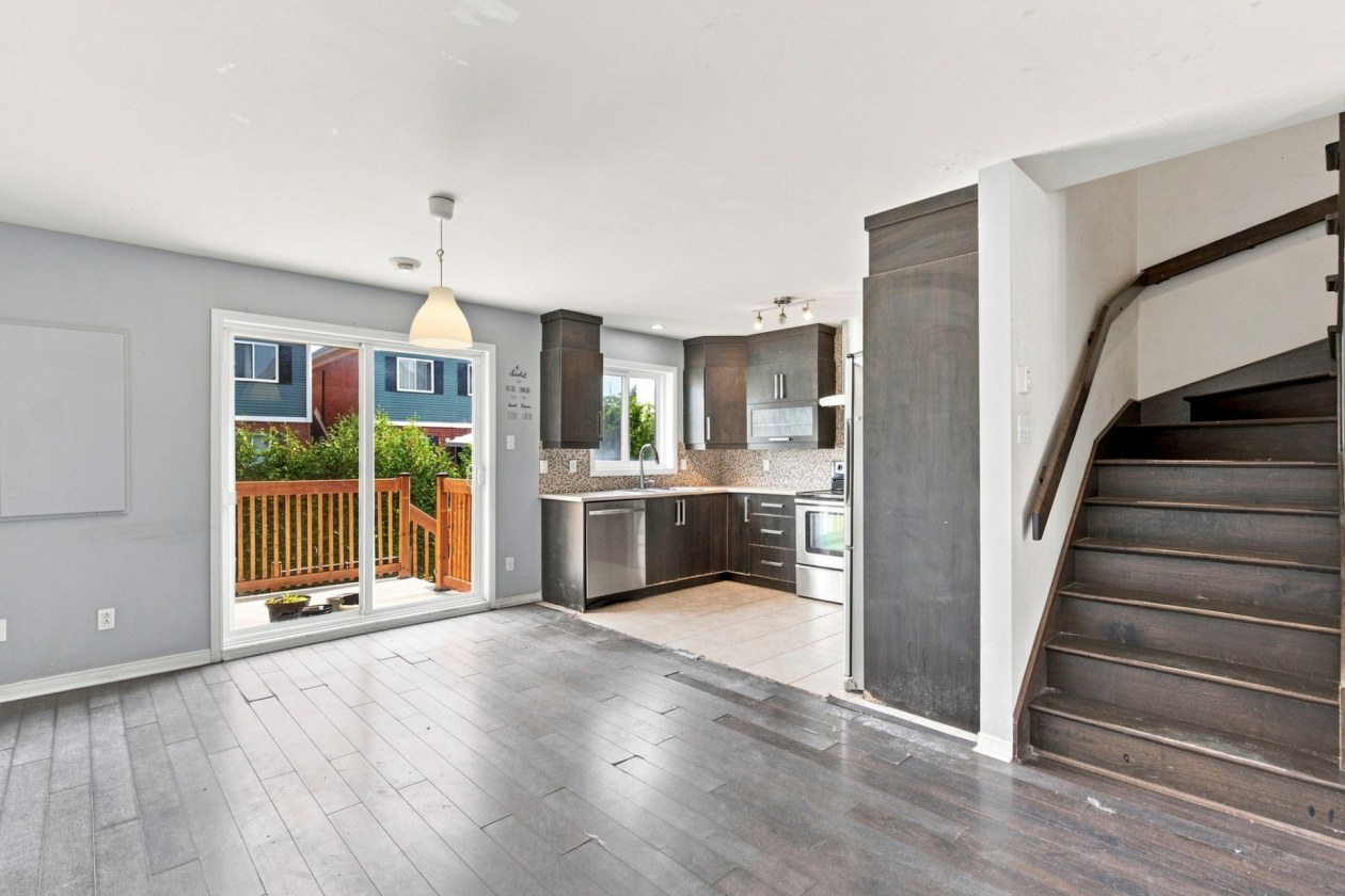 Salle à manger — 6646 Rue Claudel, Brossard