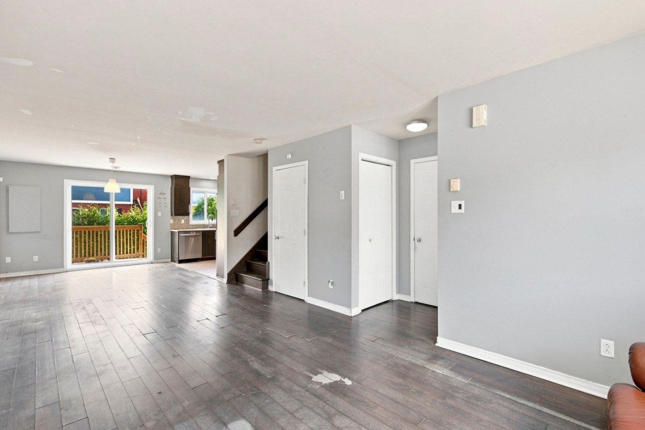 Salon — 6646 Rue Claudel, Brossard