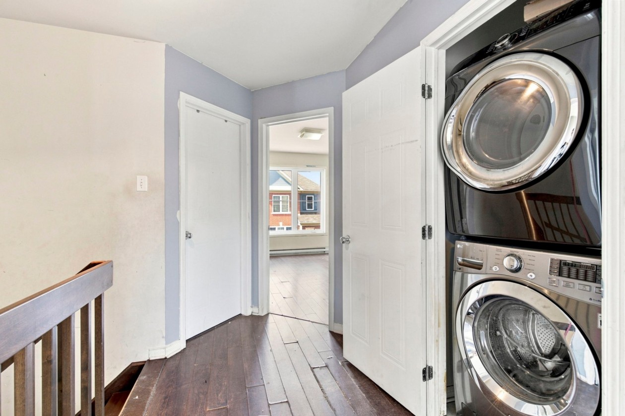 Corridor — 6646 Rue Claudel, Brossard