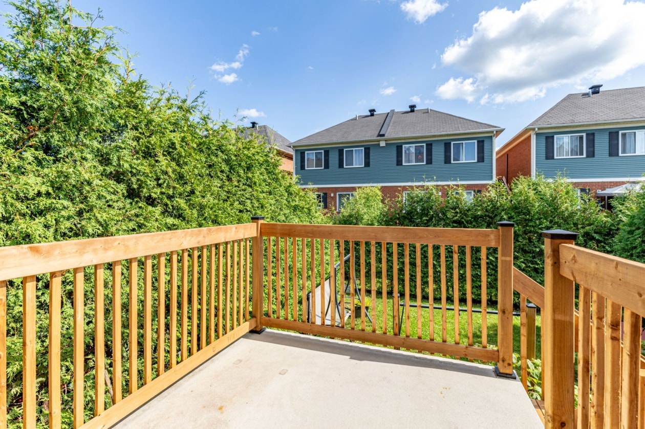 Terrasse — 6646 Rue Claudel, Brossard