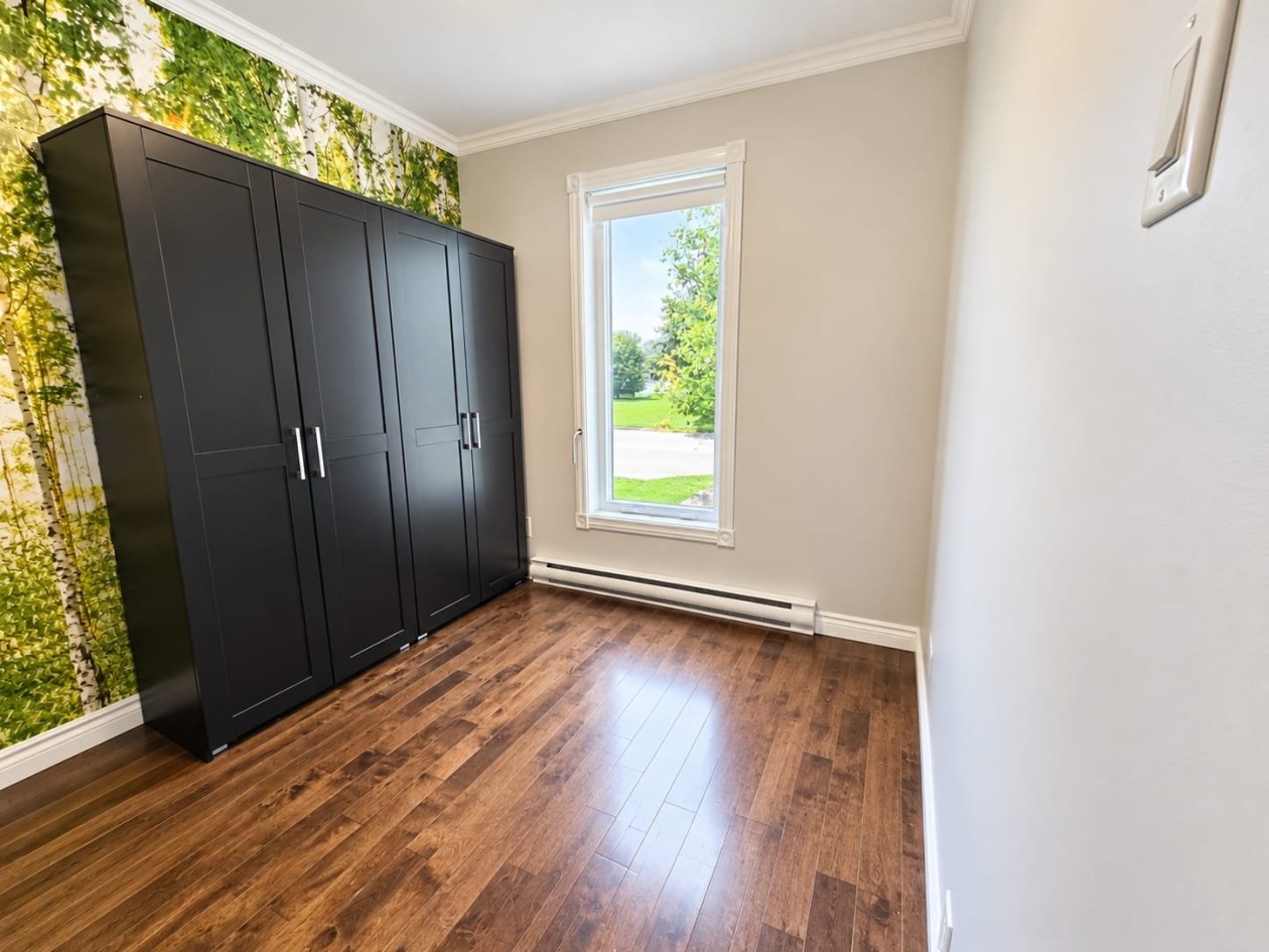 Chambre à coucher — 572 Rue Flamand, Saint-Honoré
