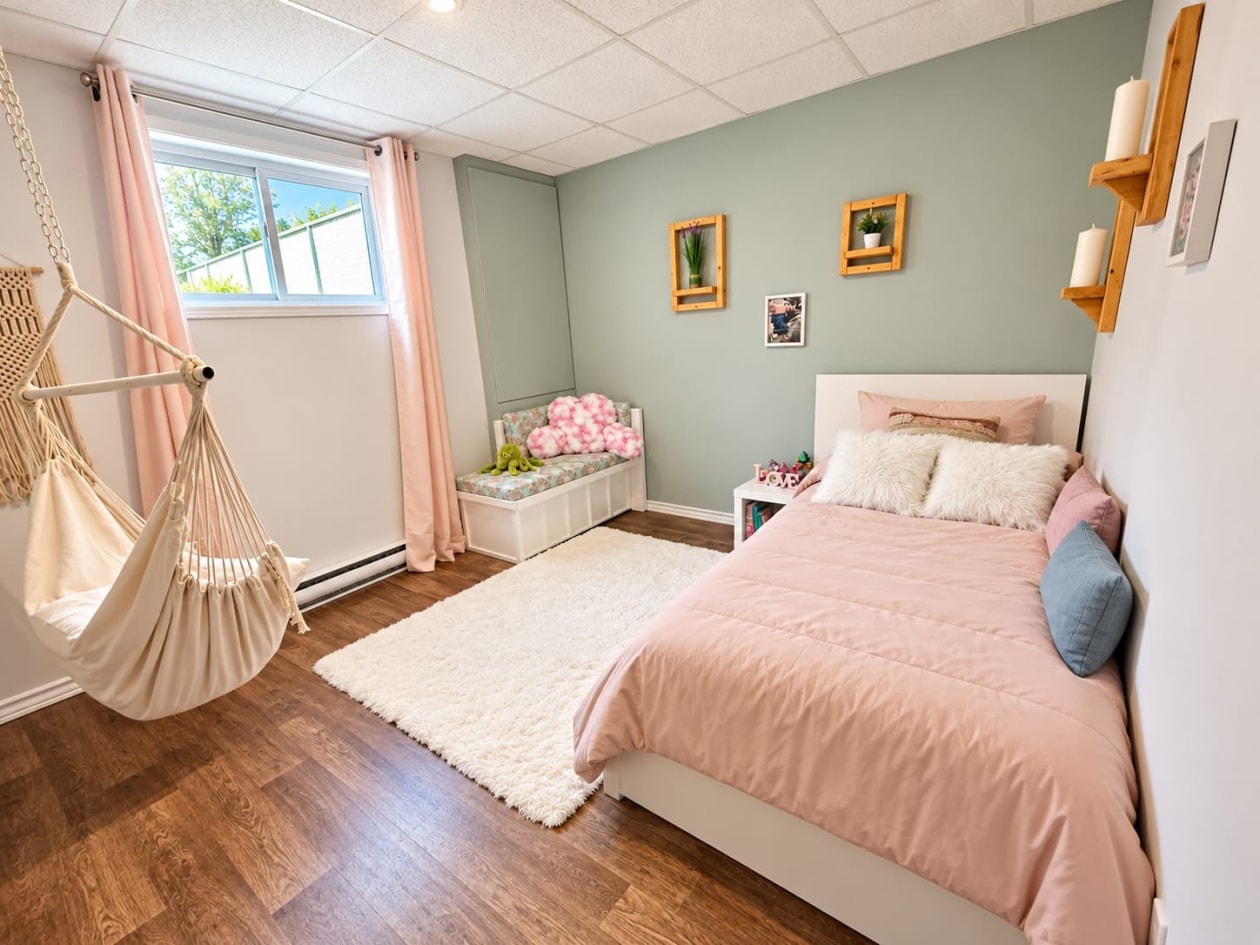 Chambre à coucher — 572 Rue Flamand, Saint-Honoré