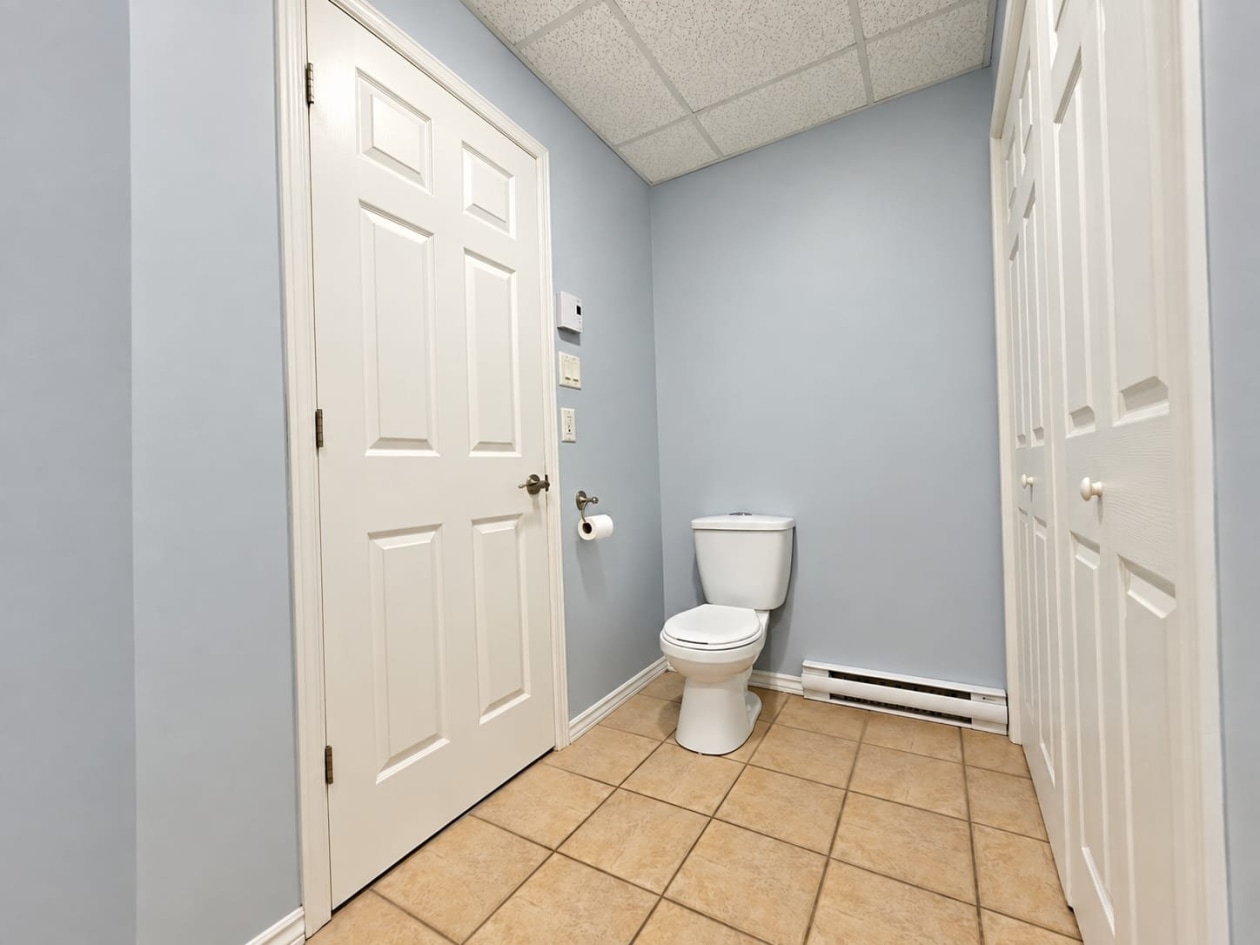 Salle de bains — 572 Rue Flamand, Saint-Honoré