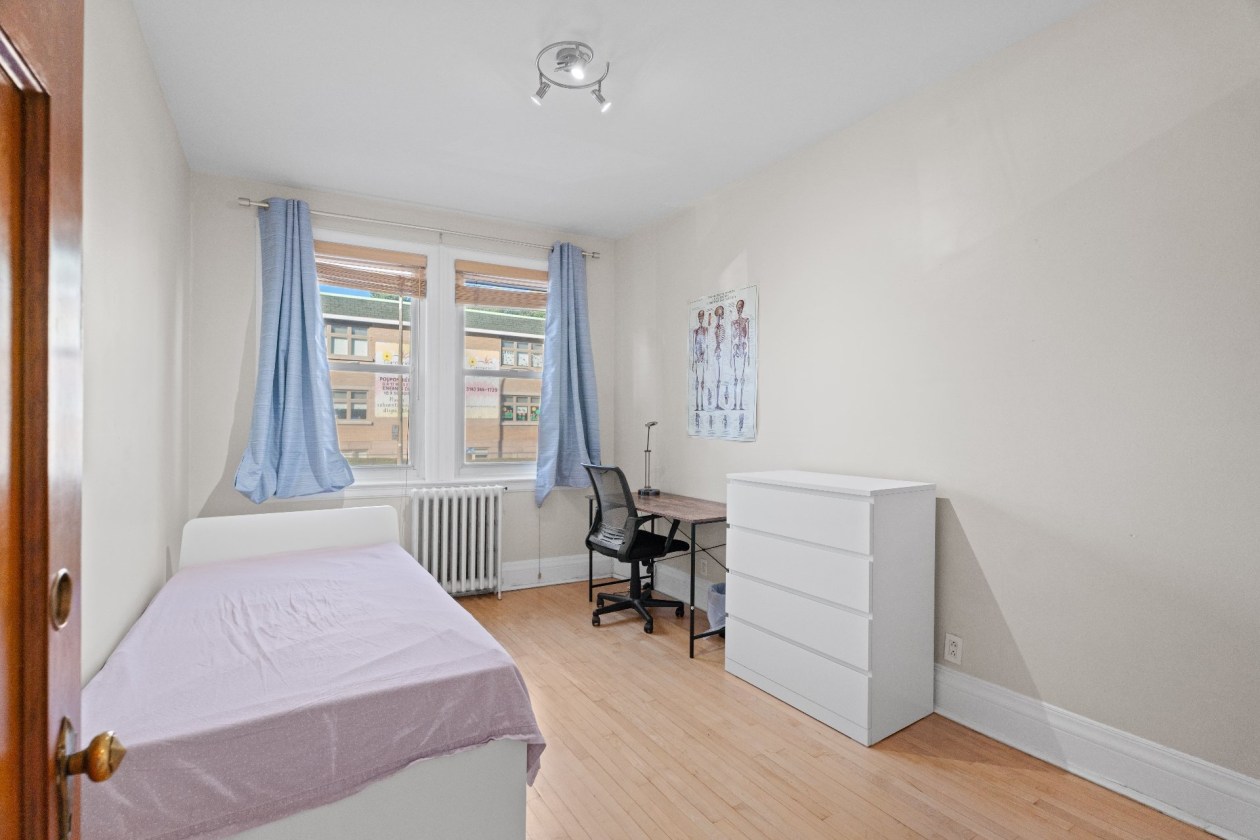 Chambre à coucher — 5390 Av. Decelles, Montréal