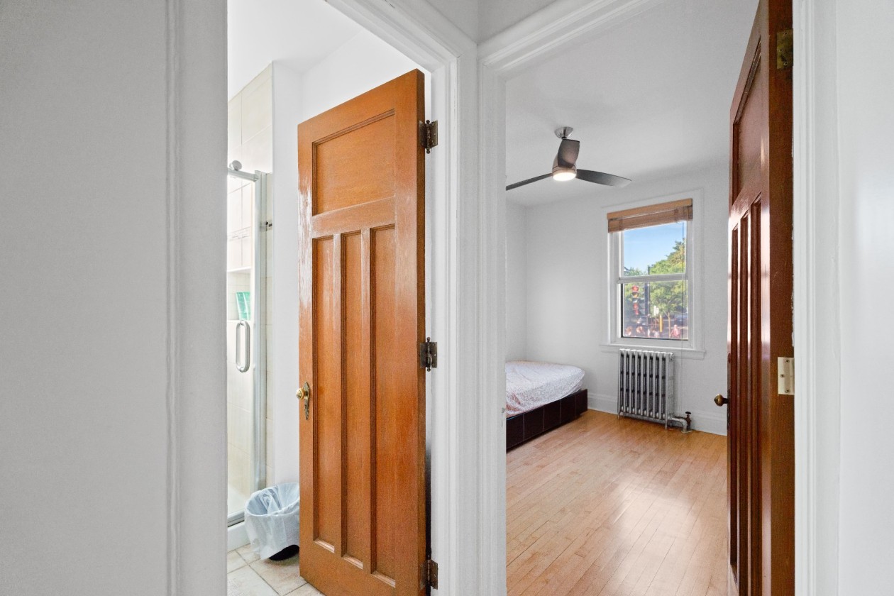 Corridor — 5390 Av. Decelles, Montréal