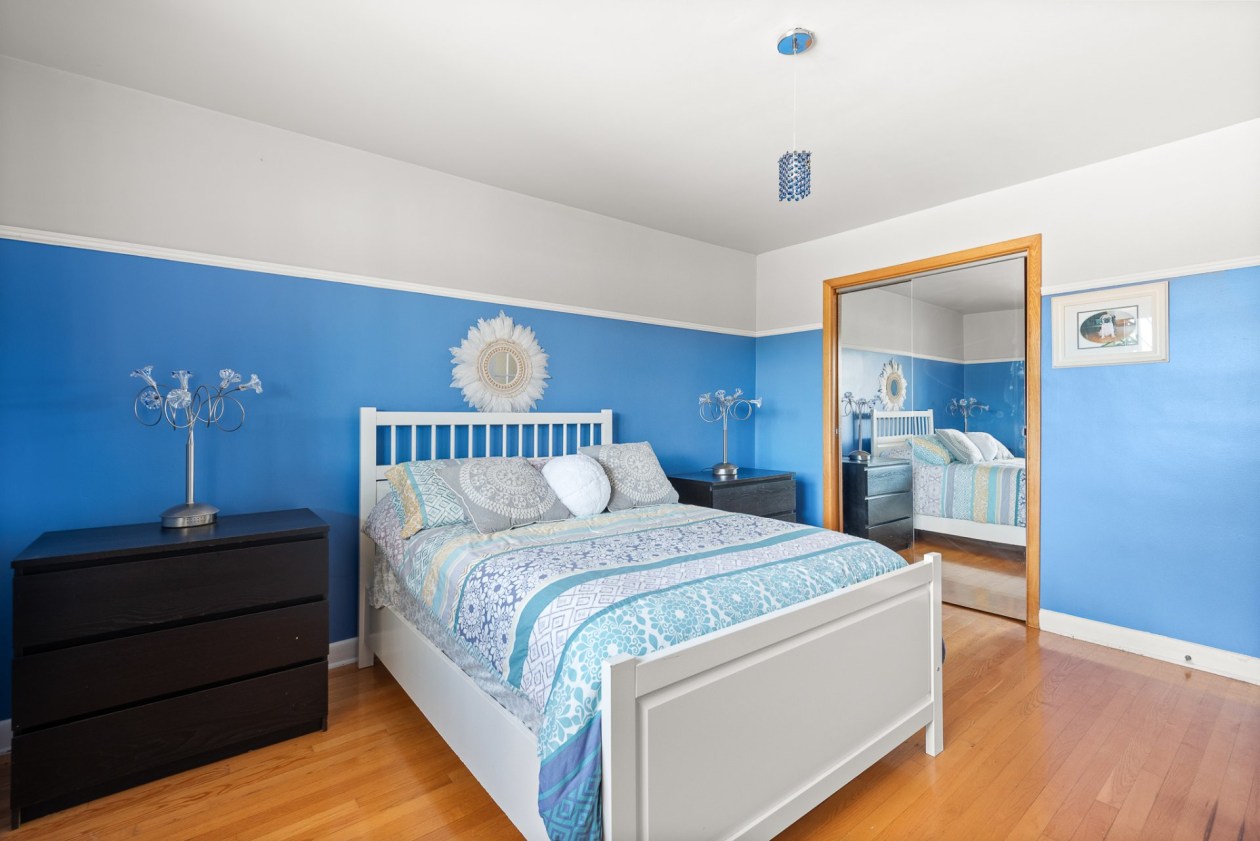 Chambre à coucher — 5135 - 5137 Boul. Gouin E., Montréal