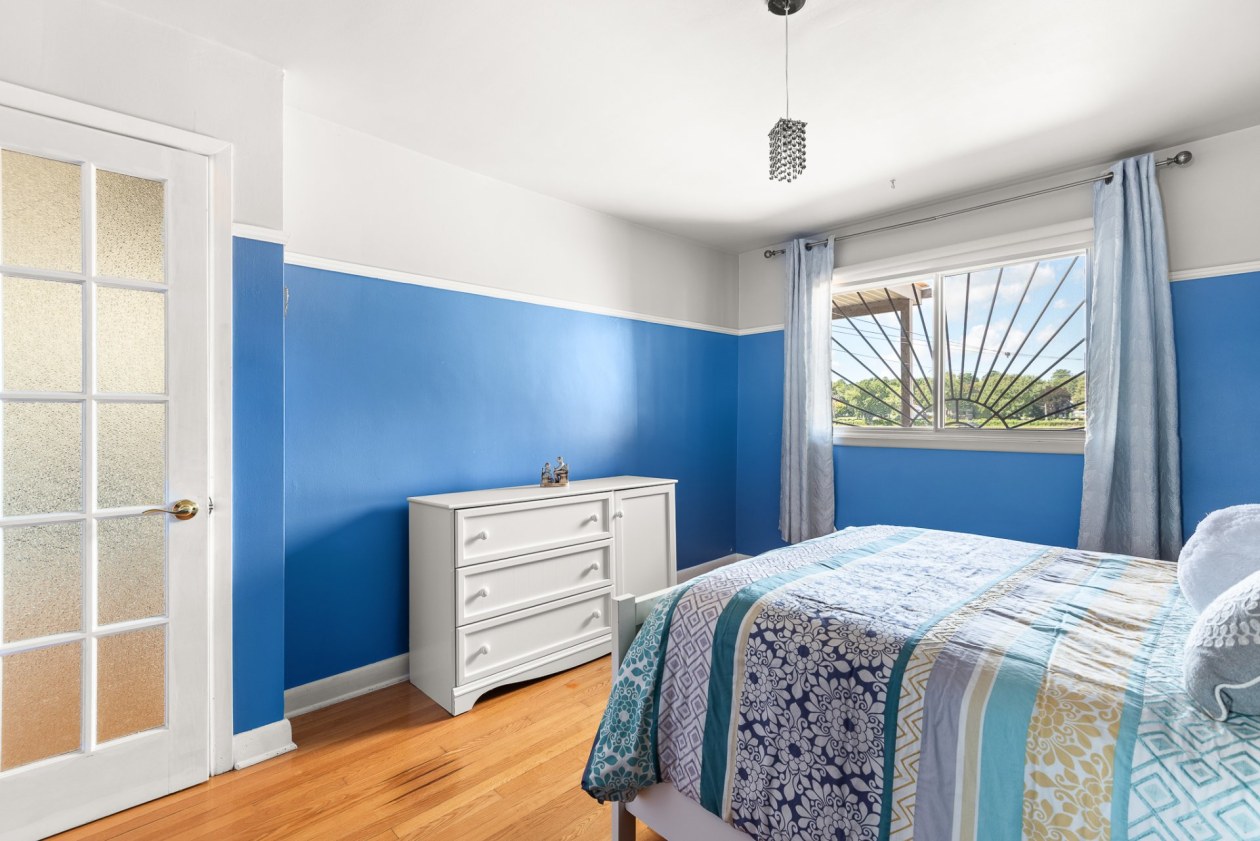 Chambre à coucher — 5135 - 5137 Boul. Gouin E., Montréal