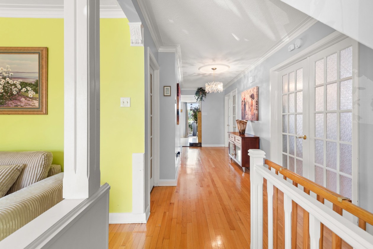 Hall d'entrée — 5135 - 5137 Boul. Gouin E., Montréal