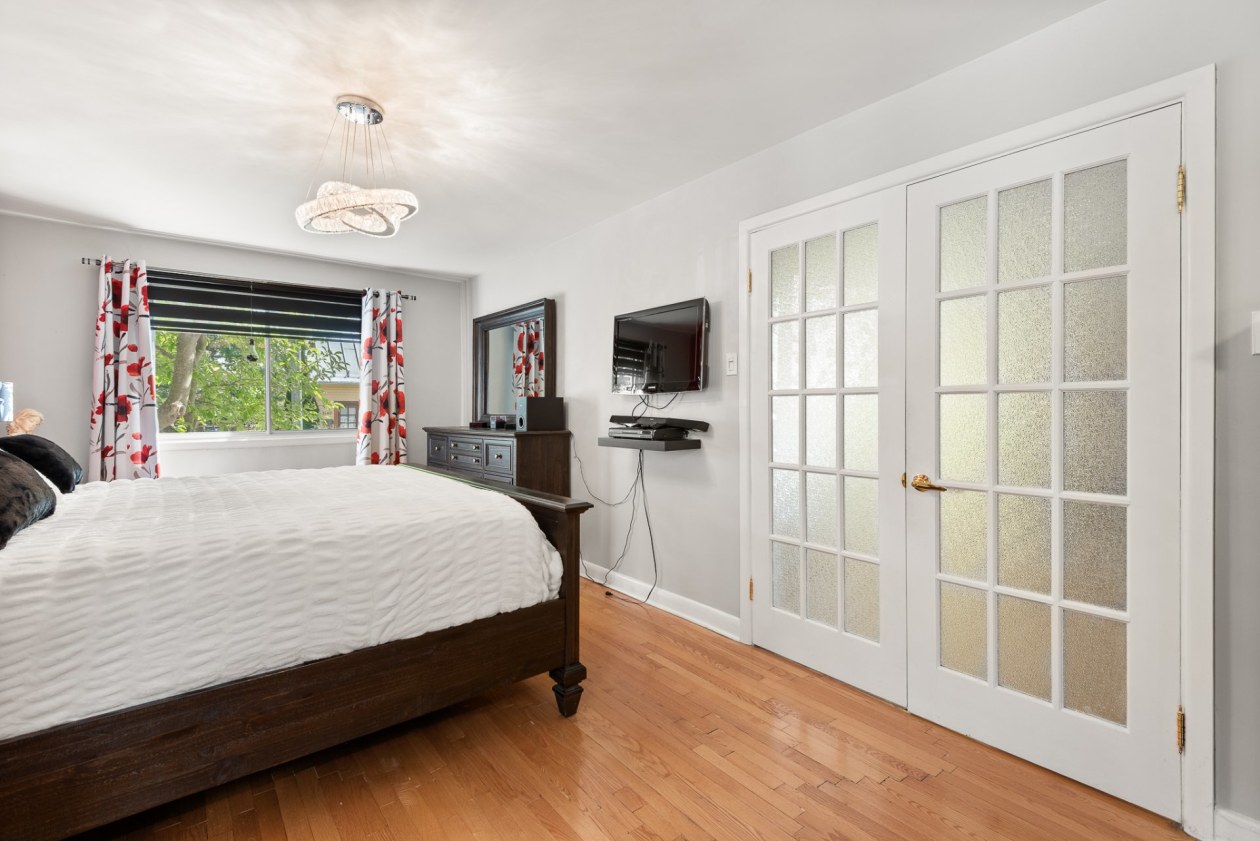 Chambre à coucher principale — 5135 - 5137 Boul. Gouin E., Montréal