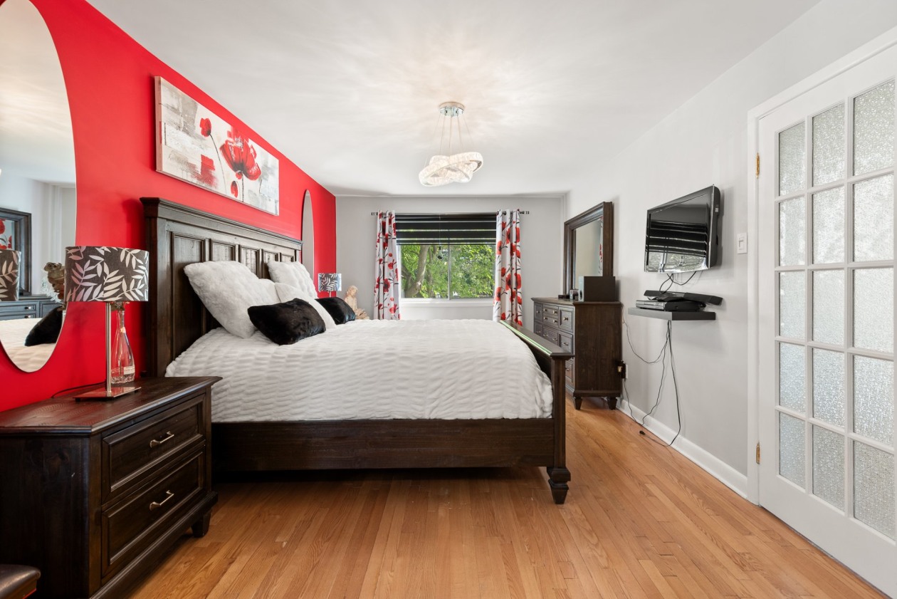Chambre à coucher principale — 5135 - 5137 Boul. Gouin E., Montréal