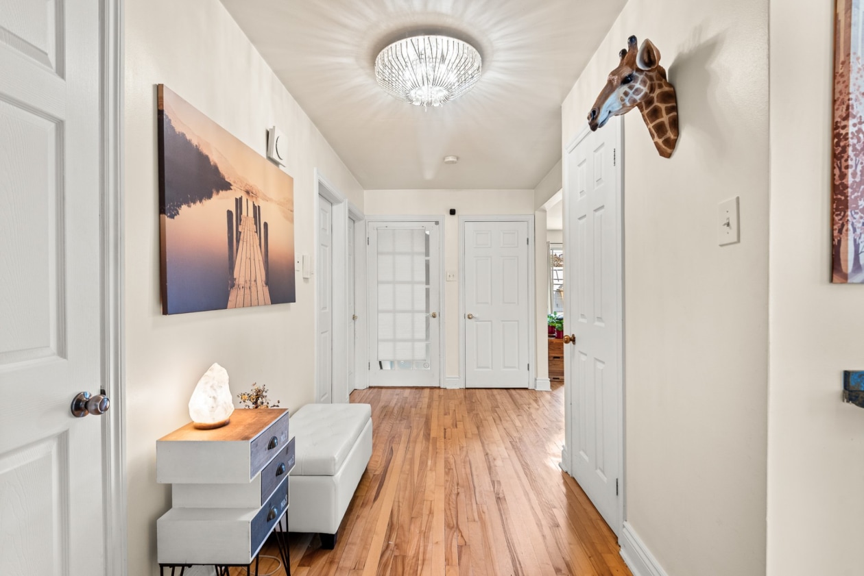 Hall d'entrée — 5135 - 5137 Boul. Gouin E., Montréal