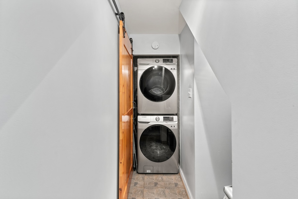 Salle de lavage — 5135 - 5137 Boul. Gouin E., Montréal