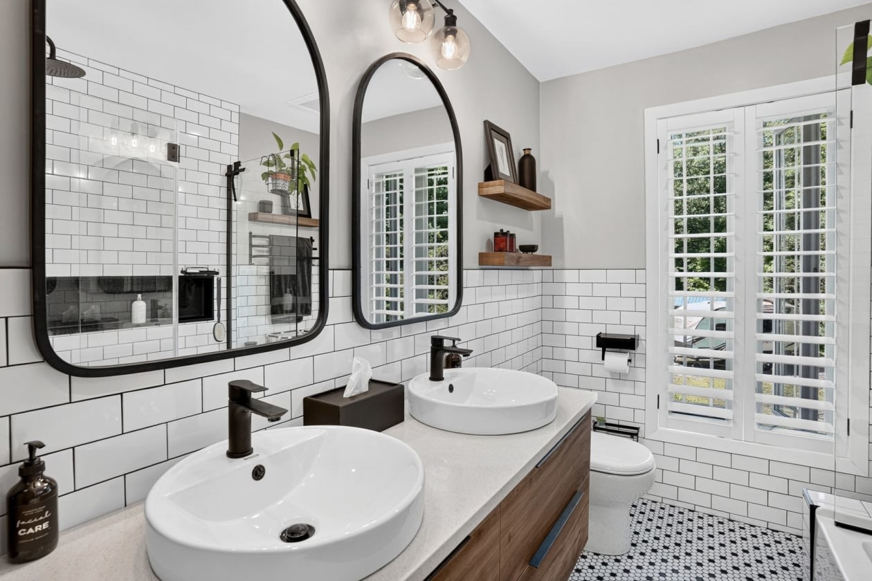 Salle de bains — 2060 Ch De Val-Des-Lacs, Sainte-Sophie