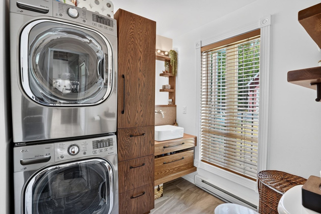 Salle de lavage — 2060 Ch De Val-Des-Lacs, Sainte-Sophie