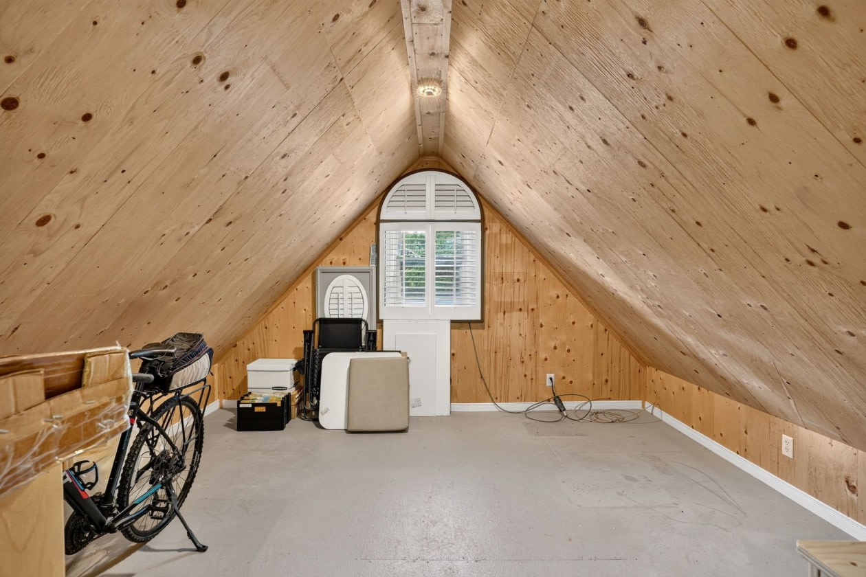 Atelier — 2060 Ch De Val-Des-Lacs, Sainte-Sophie