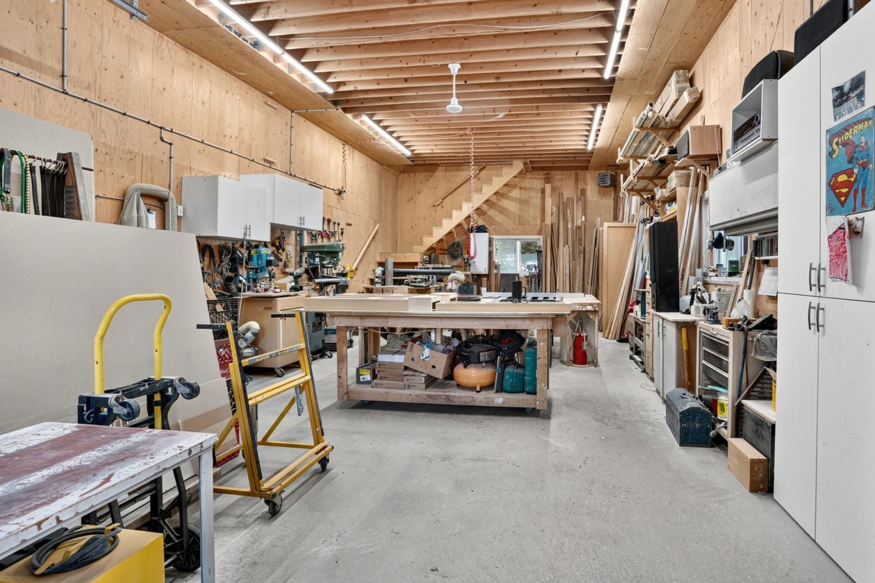Atelier — 2060 Ch De Val-Des-Lacs, Sainte-Sophie