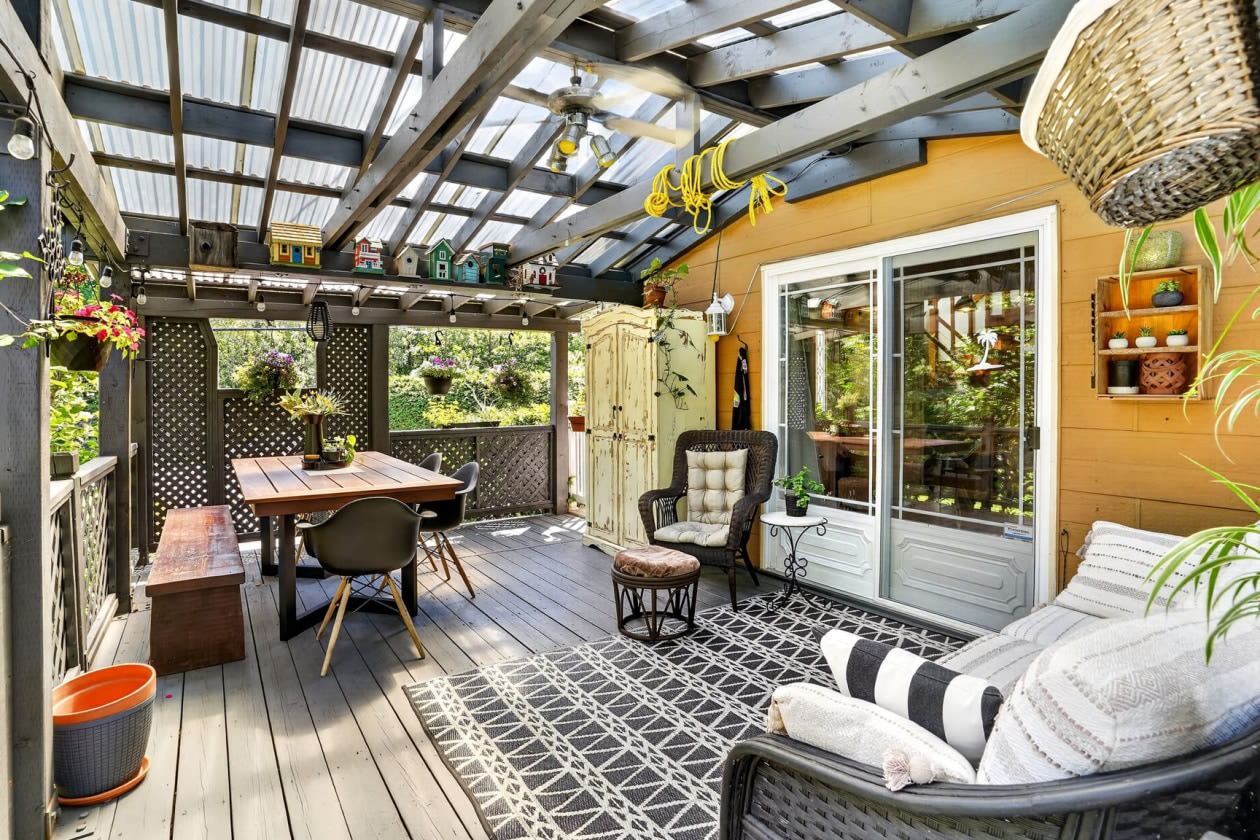 Terrasse — 2060 Ch De Val-Des-Lacs, Sainte-Sophie