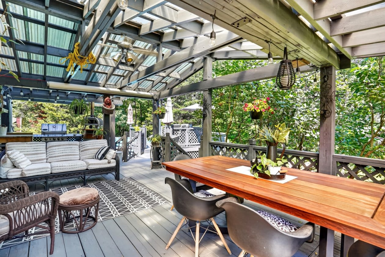 Terrasse — 2060 Ch De Val-Des-Lacs, Sainte-Sophie