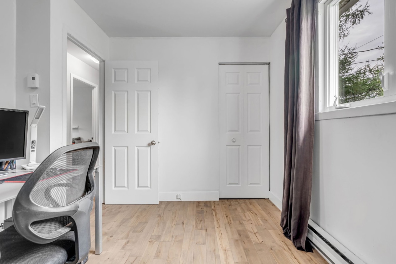 Chambre à coucher — 484 Rue de la Garonne, Lévis