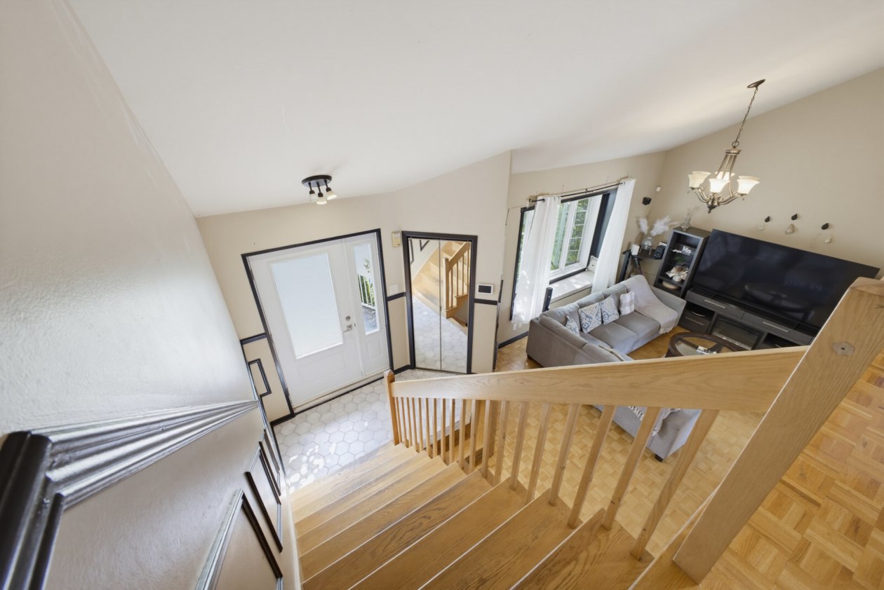 Escalier — 1632 Rue des Écores, Terrebonne