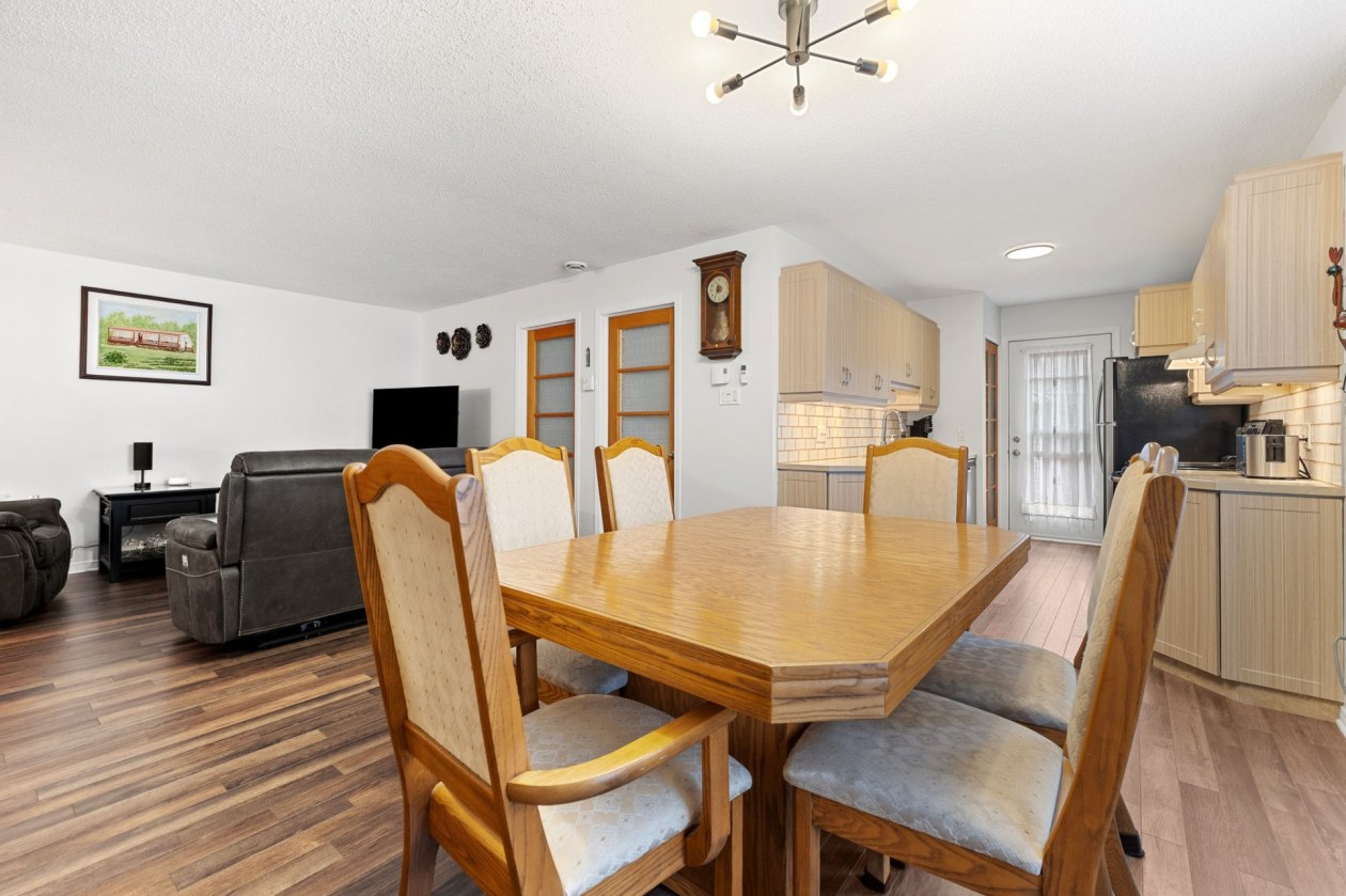 Salle à manger — 212 Rue Jules-Verne, Gatineau