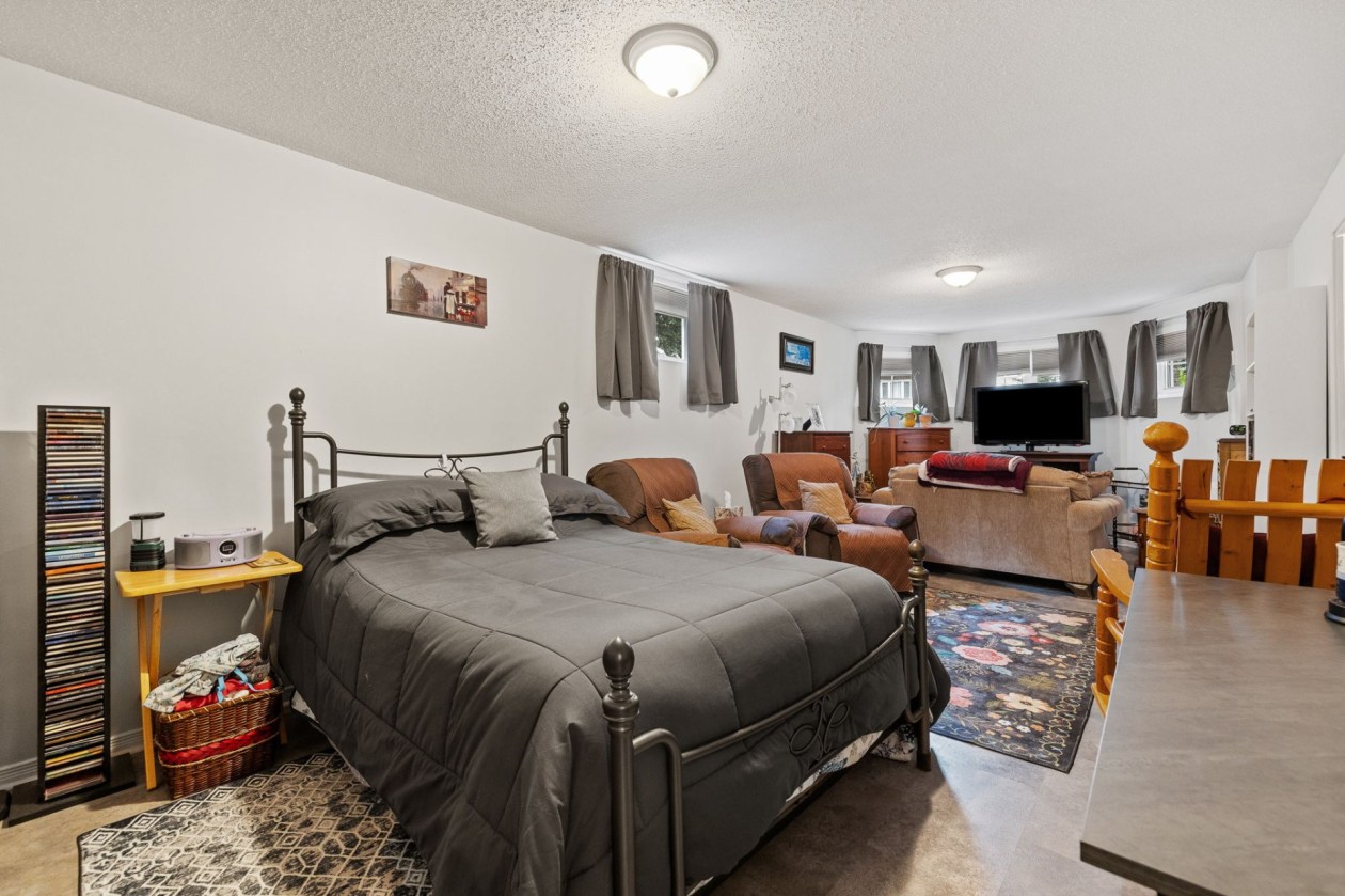 Salle familiale — 212 Rue Jules-Verne, Gatineau