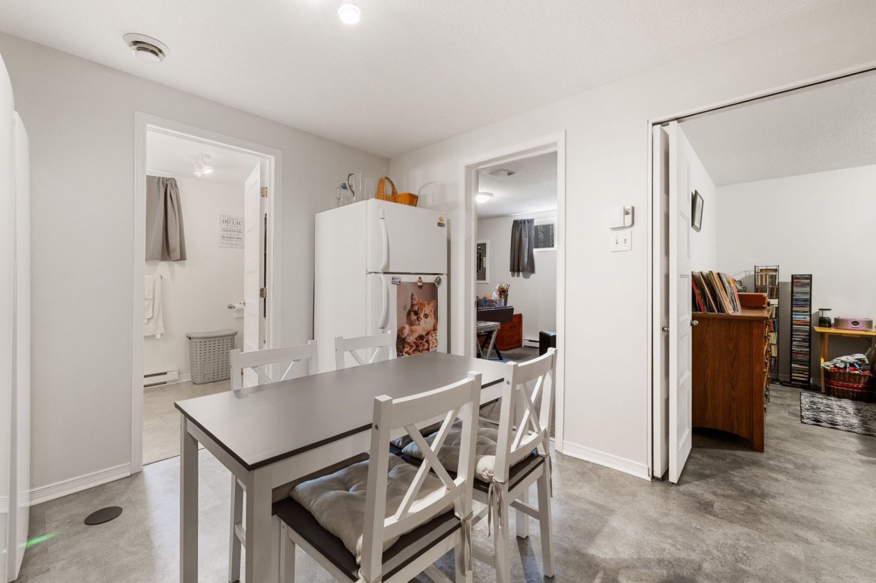 Salle à manger — 212 Rue Jules-Verne, Gatineau