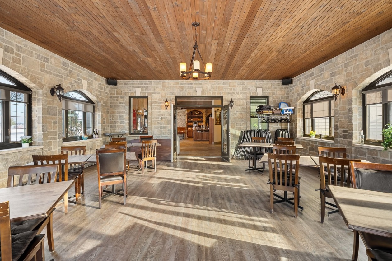 Salle à manger — 745Z Rue Principale, Sainte-Anne-de-la-Pérade