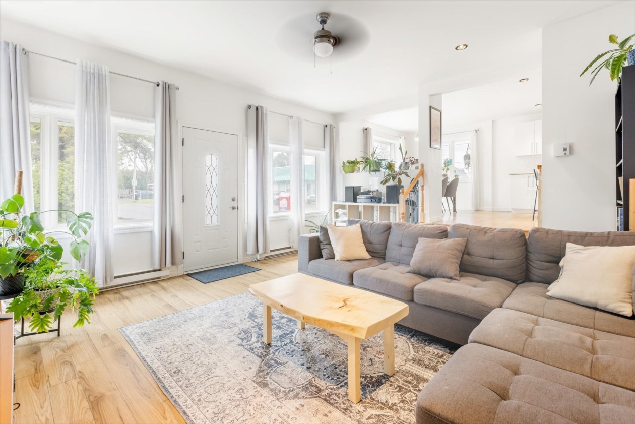 Salon — 620 Rue du Village, Shawinigan