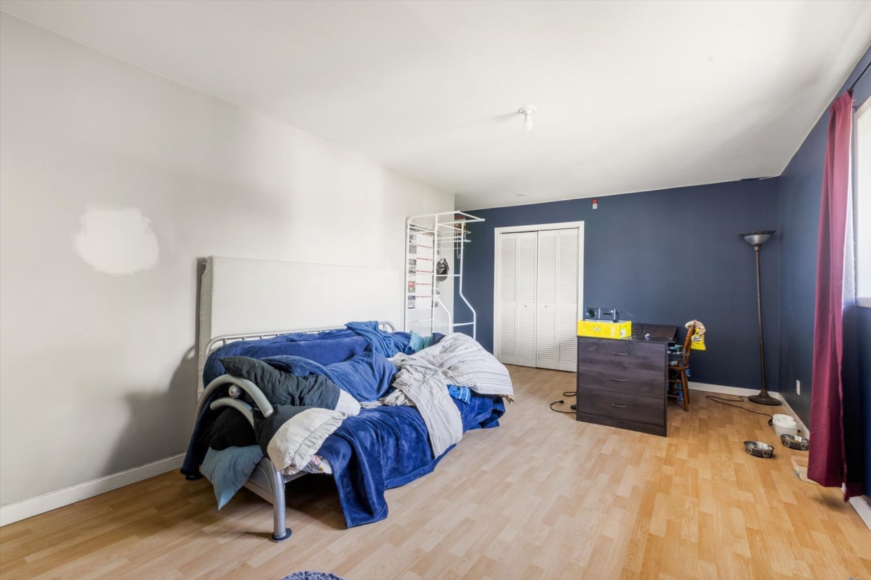 Chambre à coucher — 350 - 360 Rue Marquis, Saint-Célestin - Municipalité