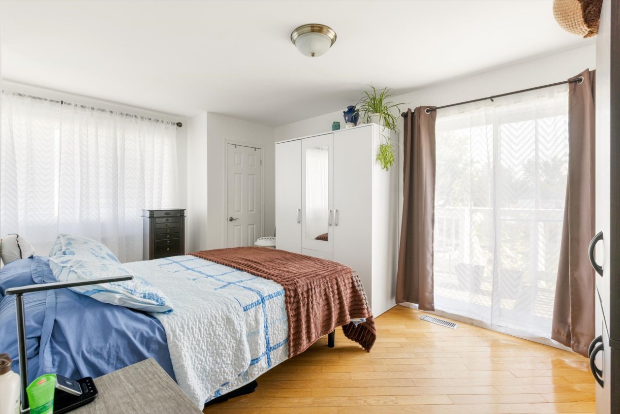 Chambre à coucher — 350 - 360 Rue Marquis, Saint-Célestin - Municipalité