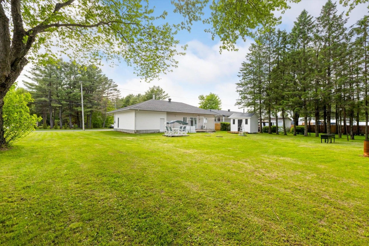 Cour — 10840 Boul. St-Jean, Trois-Rivières