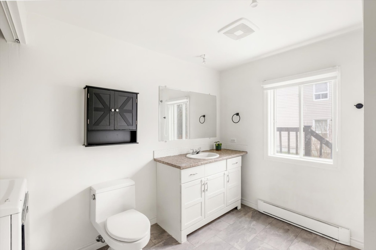 Salle de bains — 620 Rue du Village, Shawinigan