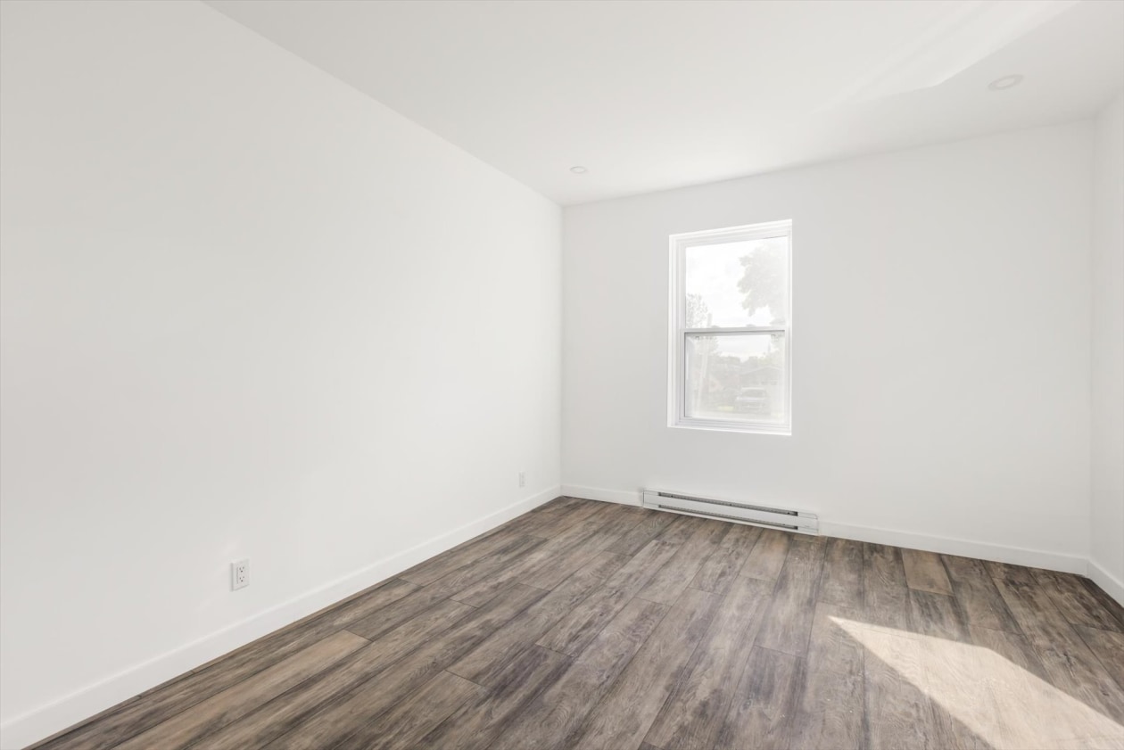 Chambre à coucher — 156 - 162 Rue de Monseigneur-Signay, Nicolet