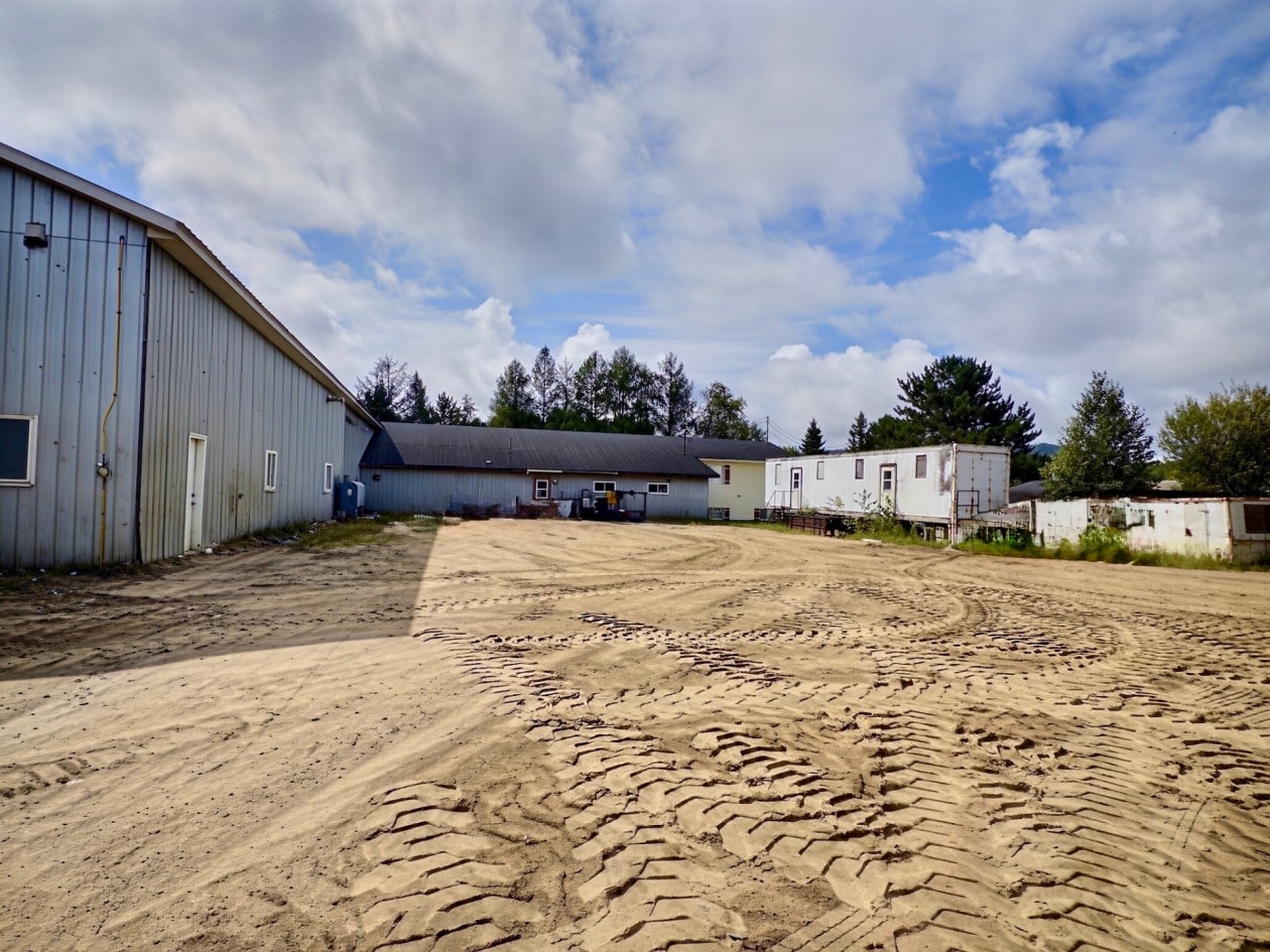 Cour — 579 - 581 Route 155 S., La Tuque