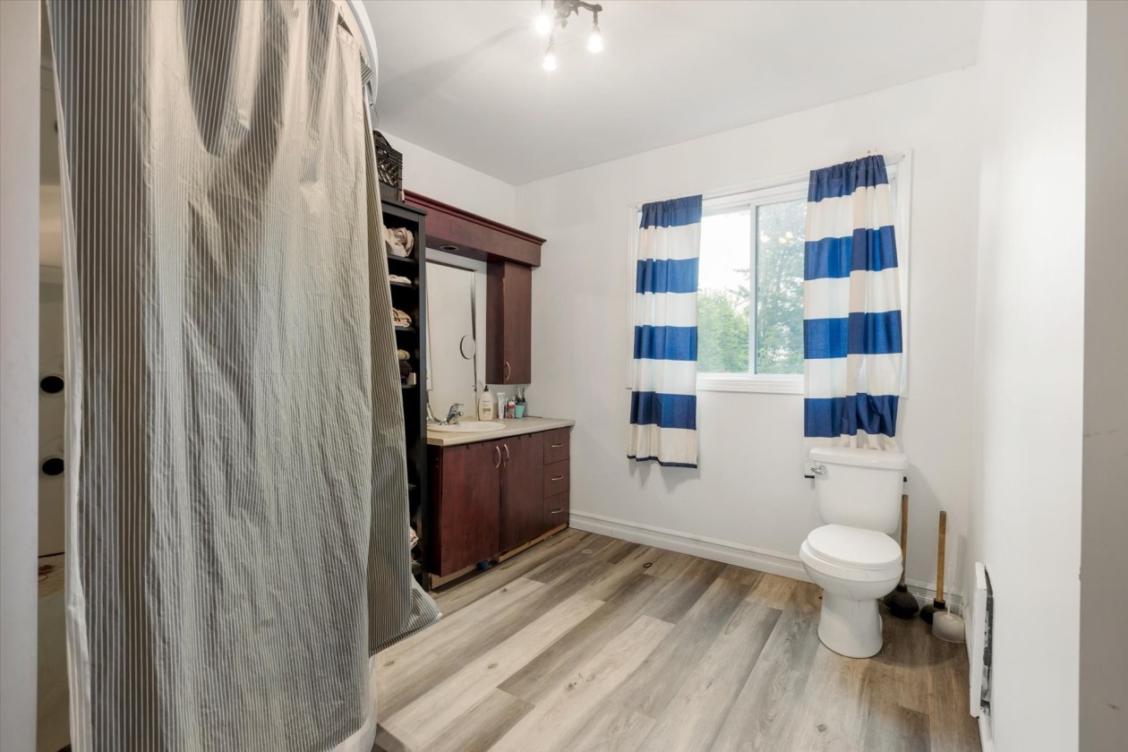 Salle de bains — 266Z - 270Z, Ch. de la Grande-Rivière, Saint-Barnabé, G0X2K0, Saint-Barnabé