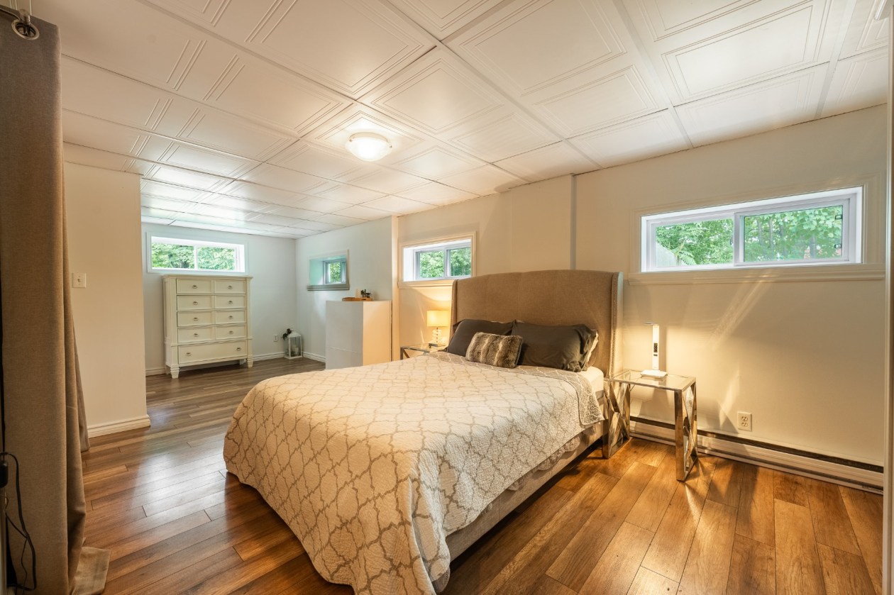 Salle familiale — 2034 Route 337, Sainte-Julienne