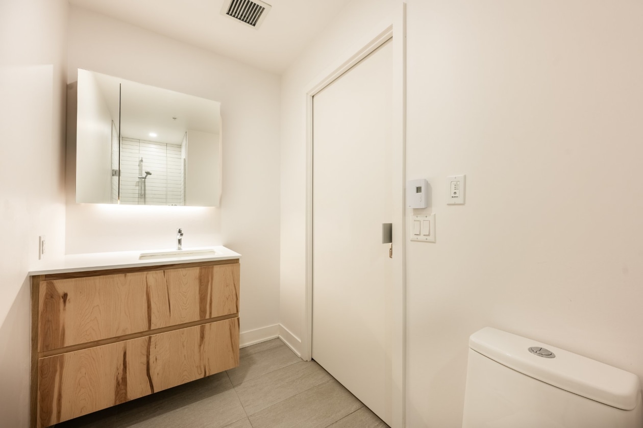 Salle de bains — 1150 Boul. René-Lévesque E., Montréal